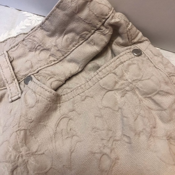 Bandolino Capris MANDIE Style Sand Colored Size 12 - Picture 3 of 11